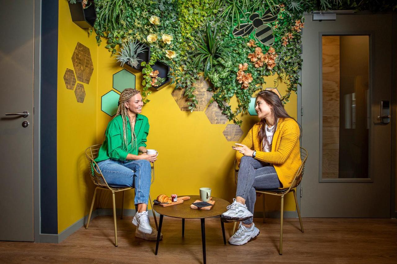 The Bee Hostel アムステルダム エクステリア 写真
