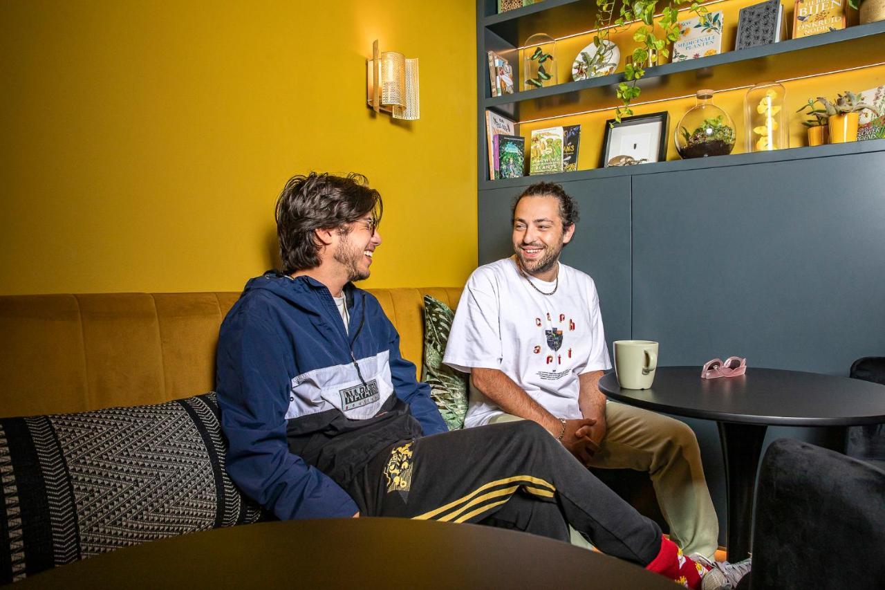 The Bee Hostel アムステルダム エクステリア 写真